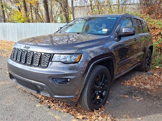 used 2017 Jeep Grand Cherokee car, priced at $15,811