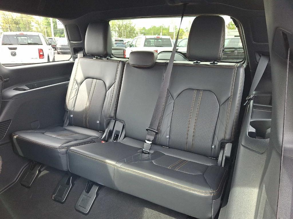 used 2024 Ford Expedition car, priced at $76,889