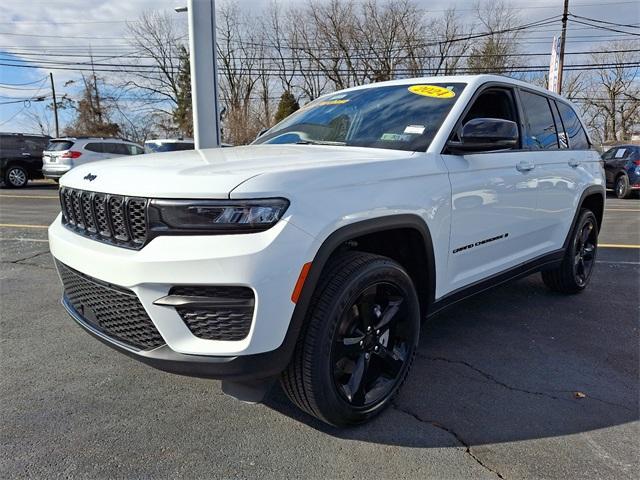 new 2024 Jeep Grand Cherokee car, priced at $40,495