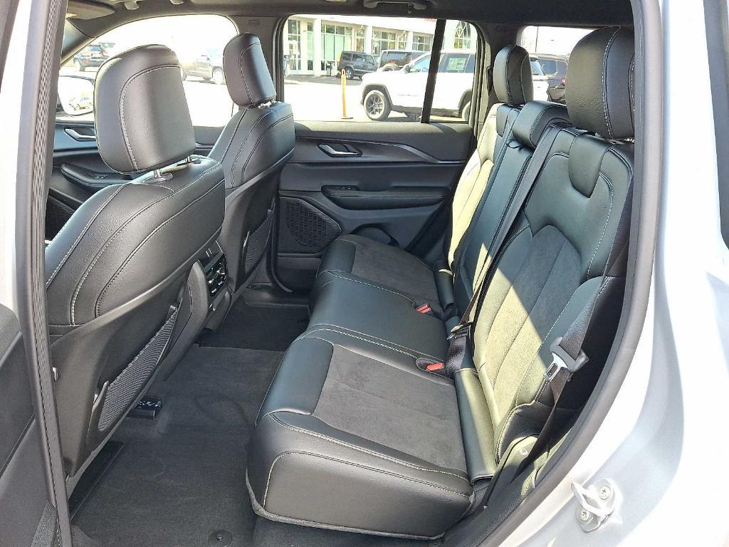 used 2025 Jeep Grand Cherokee car, priced at $39,997