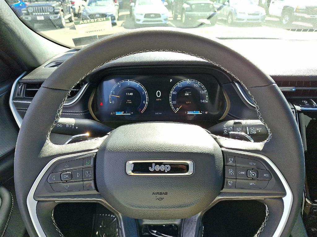 used 2025 Jeep Grand Cherokee car, priced at $39,997
