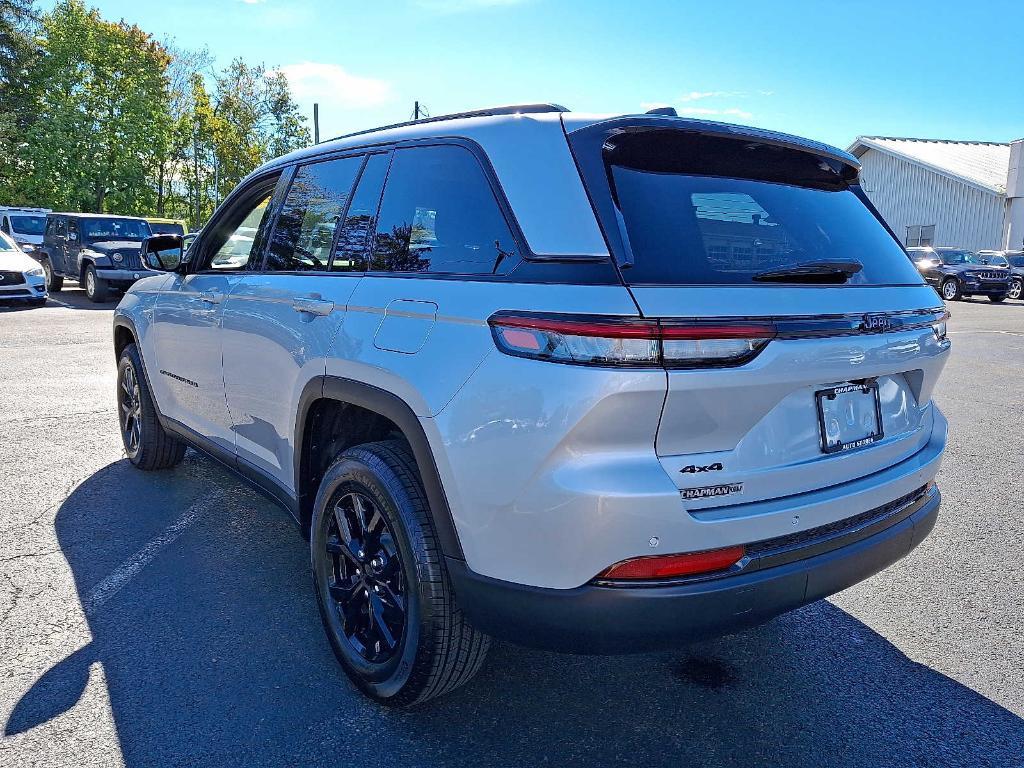 used 2025 Jeep Grand Cherokee car, priced at $39,997