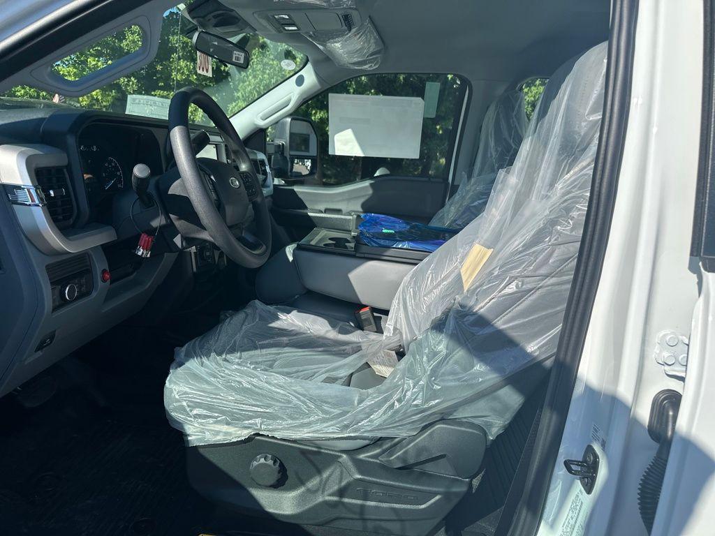 new 2025 Ford F-450 car, priced at $92,774