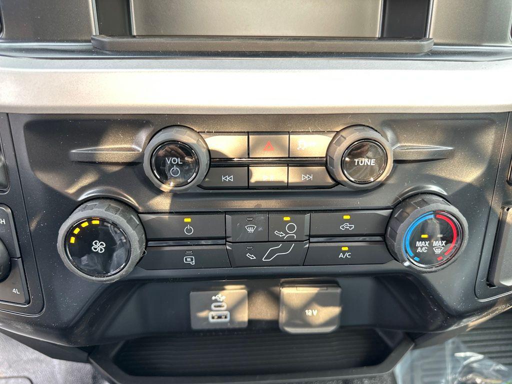 new 2025 Ford F-350 car, priced at $67,578