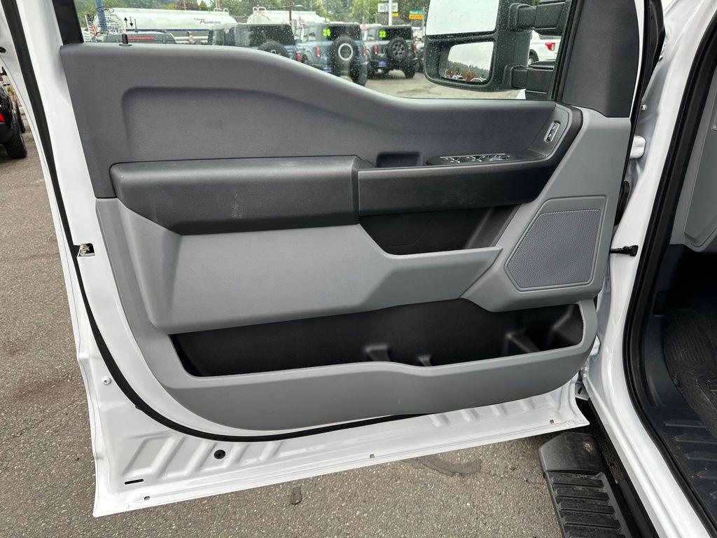 new 2025 Ford F-250 car, priced at $54,435