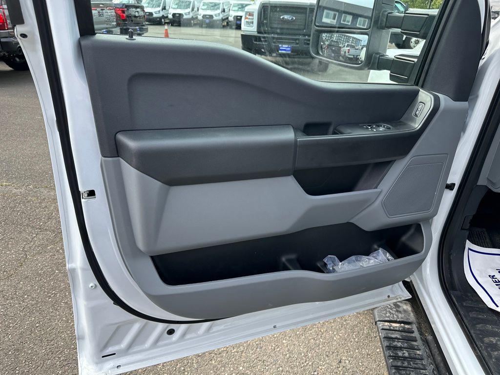 new 2025 Ford F-350 car, priced at $67,220