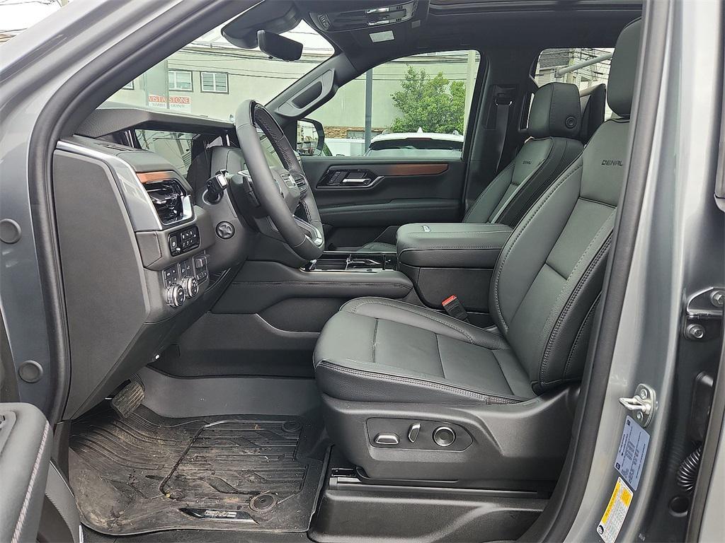 used 2025 GMC Yukon car, priced at $95,985