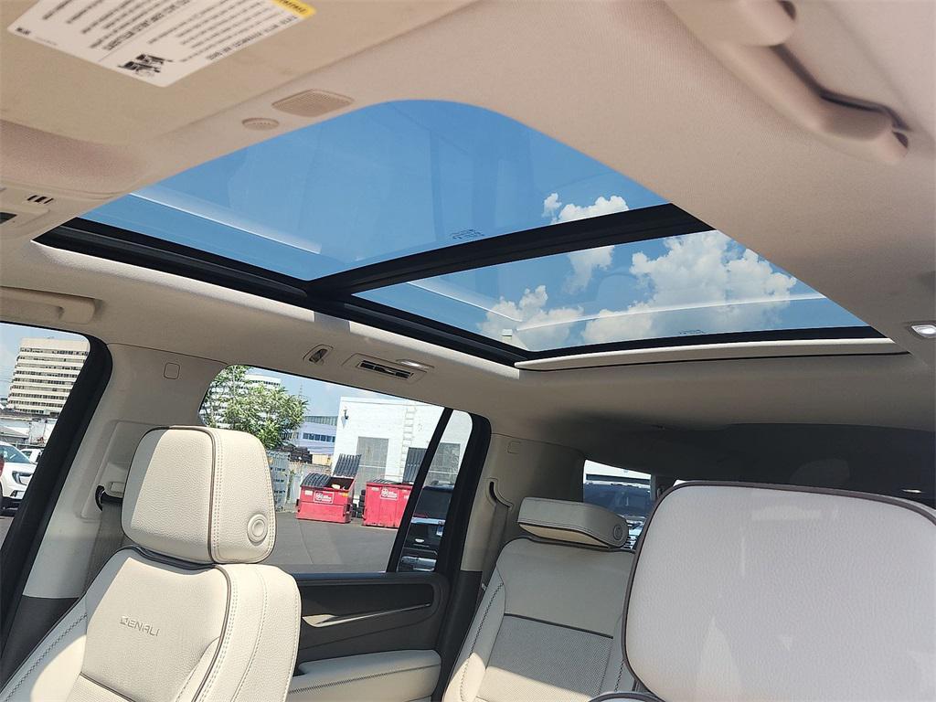 used 2024 GMC Yukon XL car, priced at $77,280
