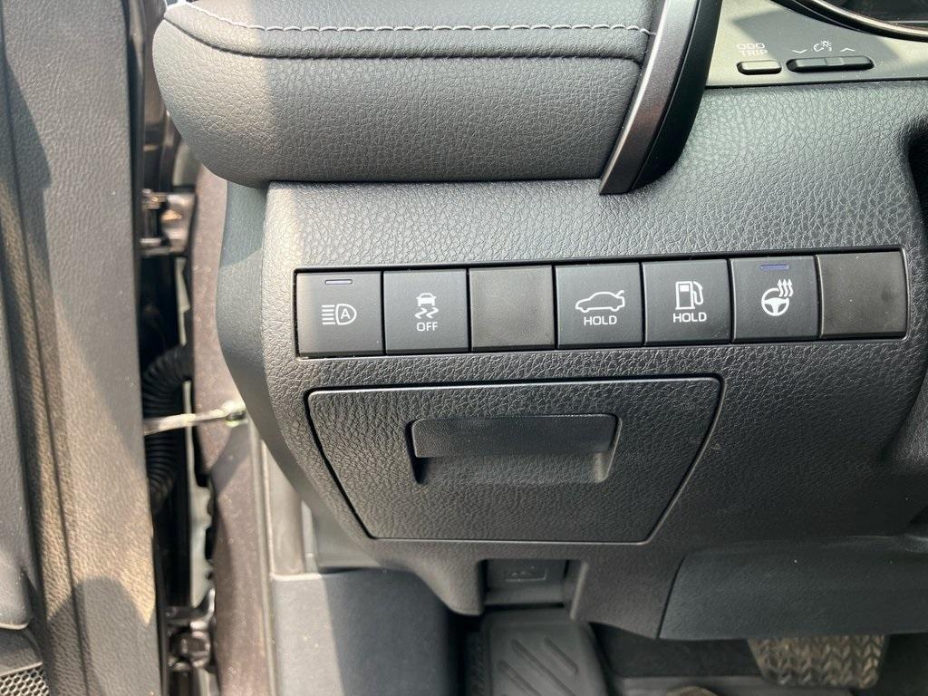 used 2023 Toyota Camry Hybrid car, priced at $28,999