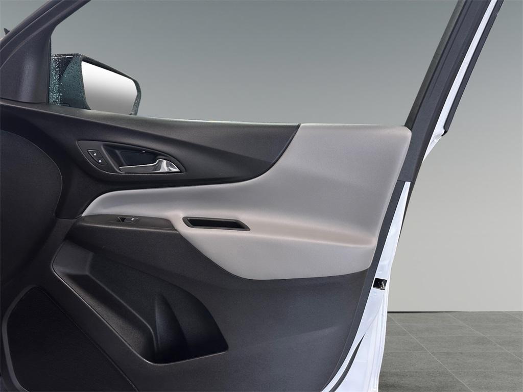 used 2024 Chevrolet Equinox car, priced at $25,999