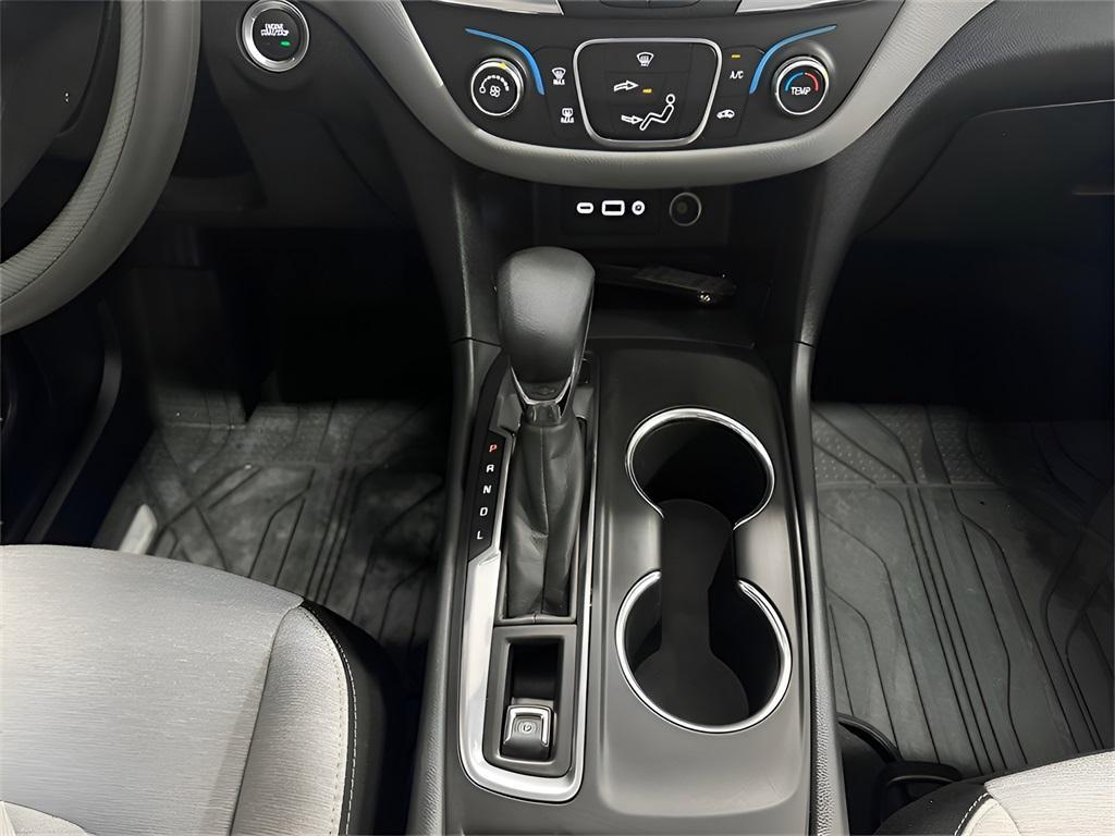 used 2024 Chevrolet Equinox car, priced at $22,999