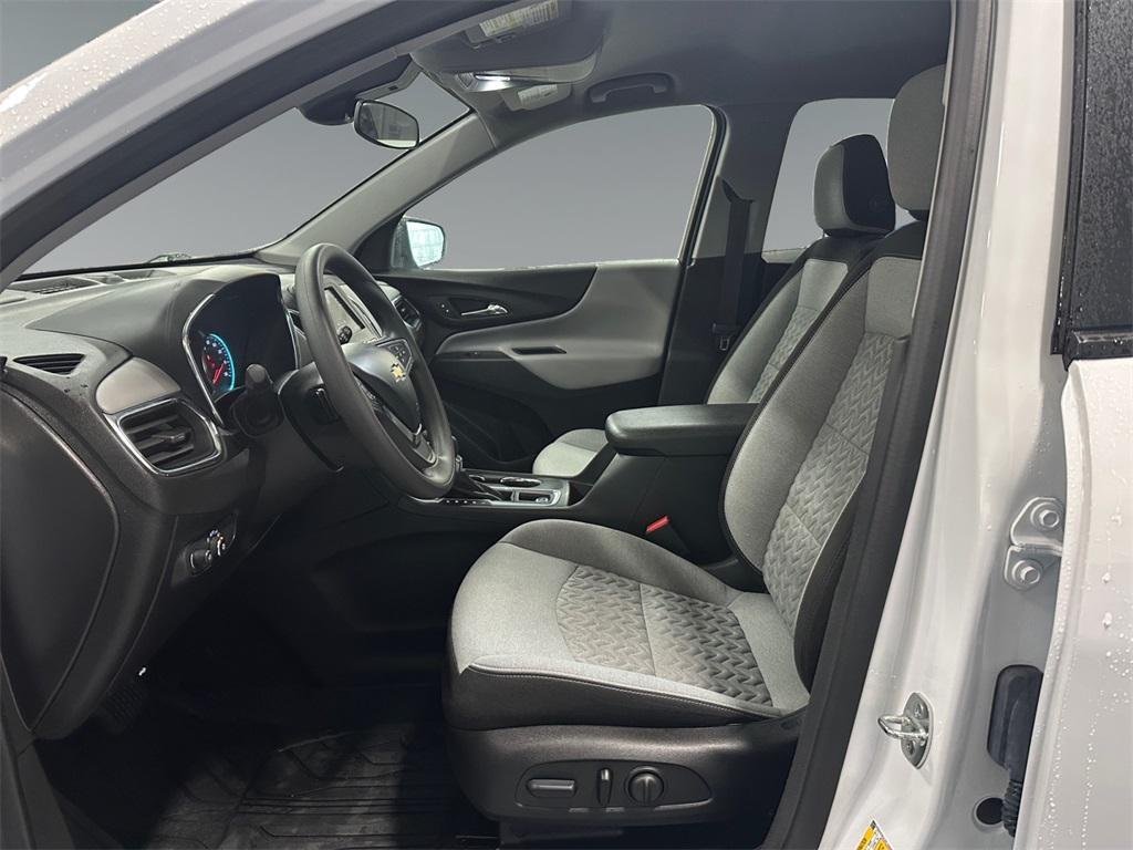 used 2024 Chevrolet Equinox car, priced at $25,999