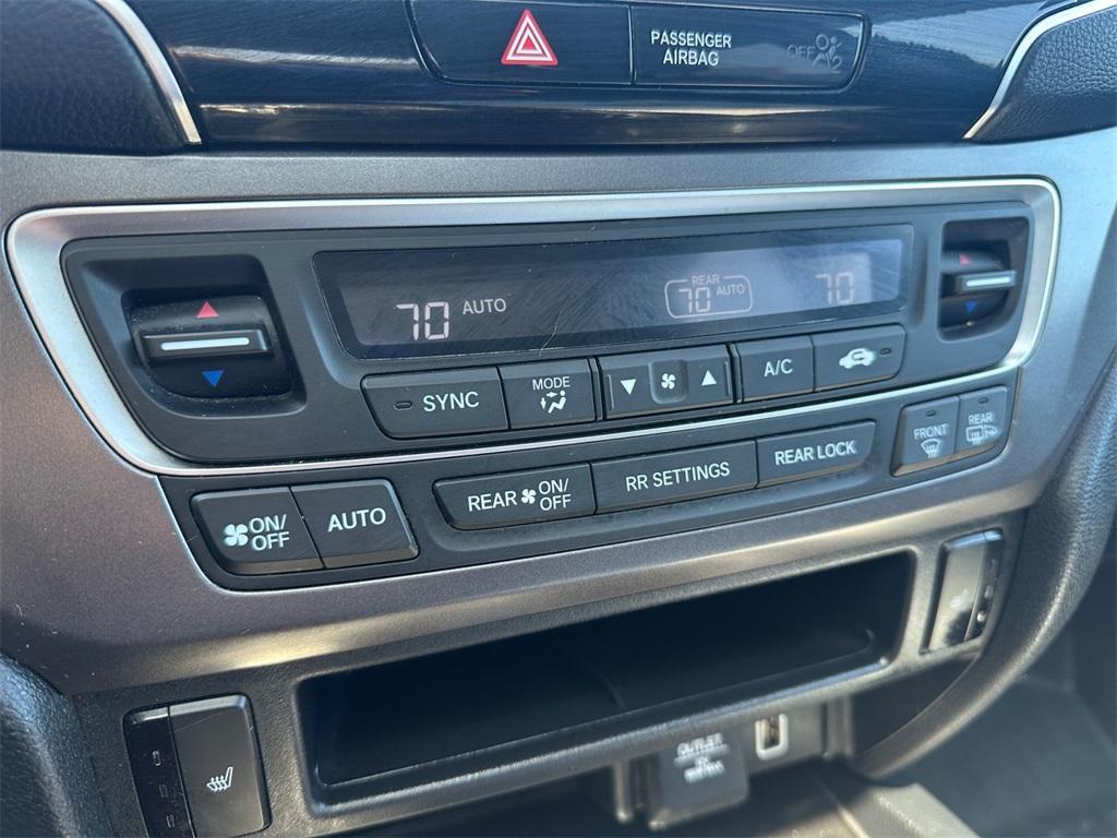 used 2021 Honda Pilot car, priced at $27,999