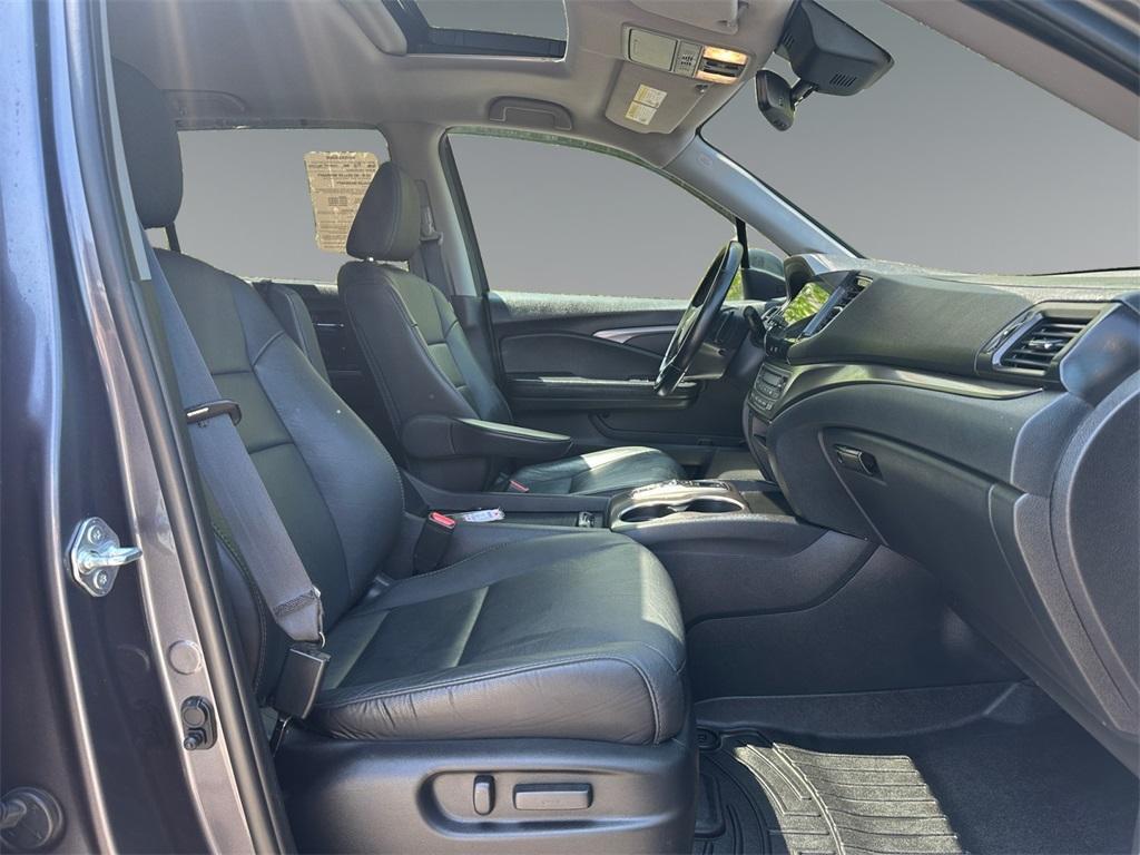 used 2021 Honda Pilot car, priced at $27,999