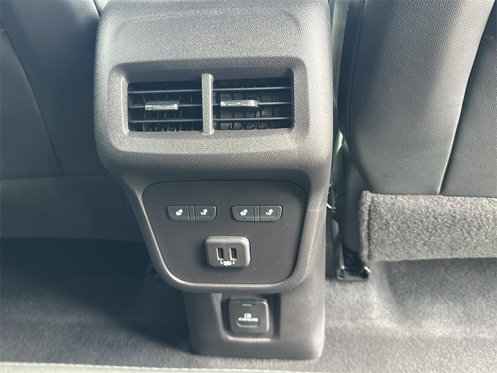 used 2022 Chevrolet Equinox car, priced at $22,999