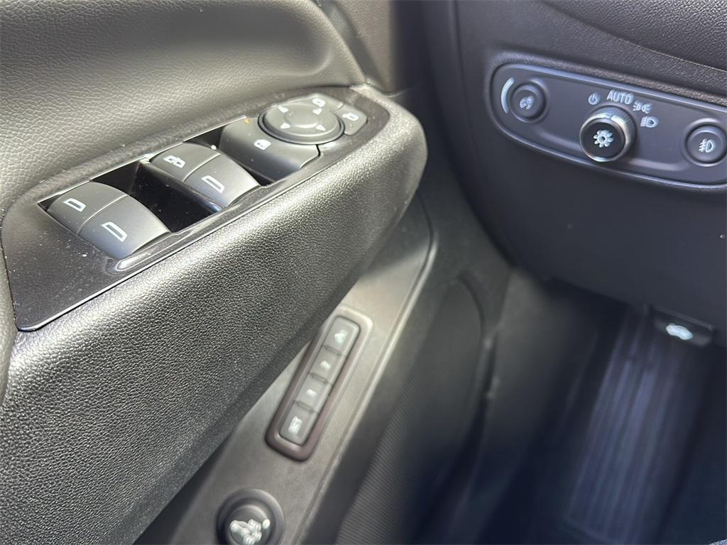 used 2022 Chevrolet Equinox car, priced at $22,999