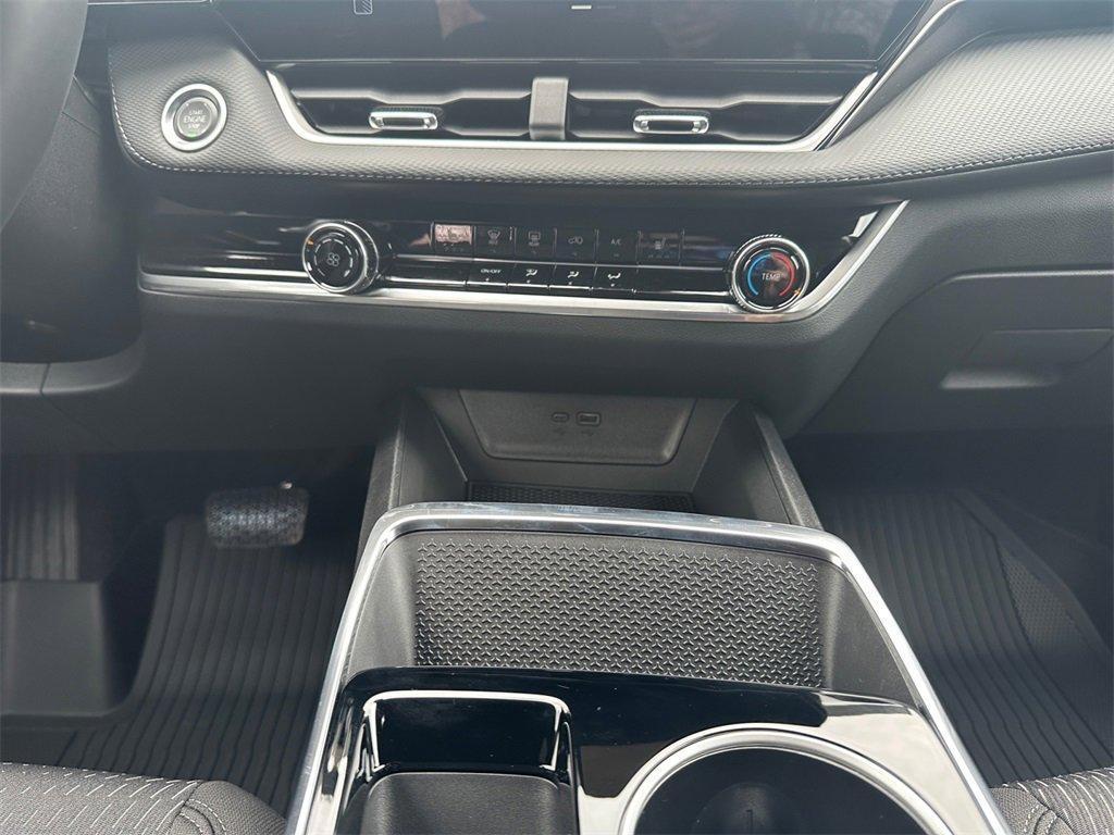 new 2025 Chevrolet Equinox car, priced at $30,245