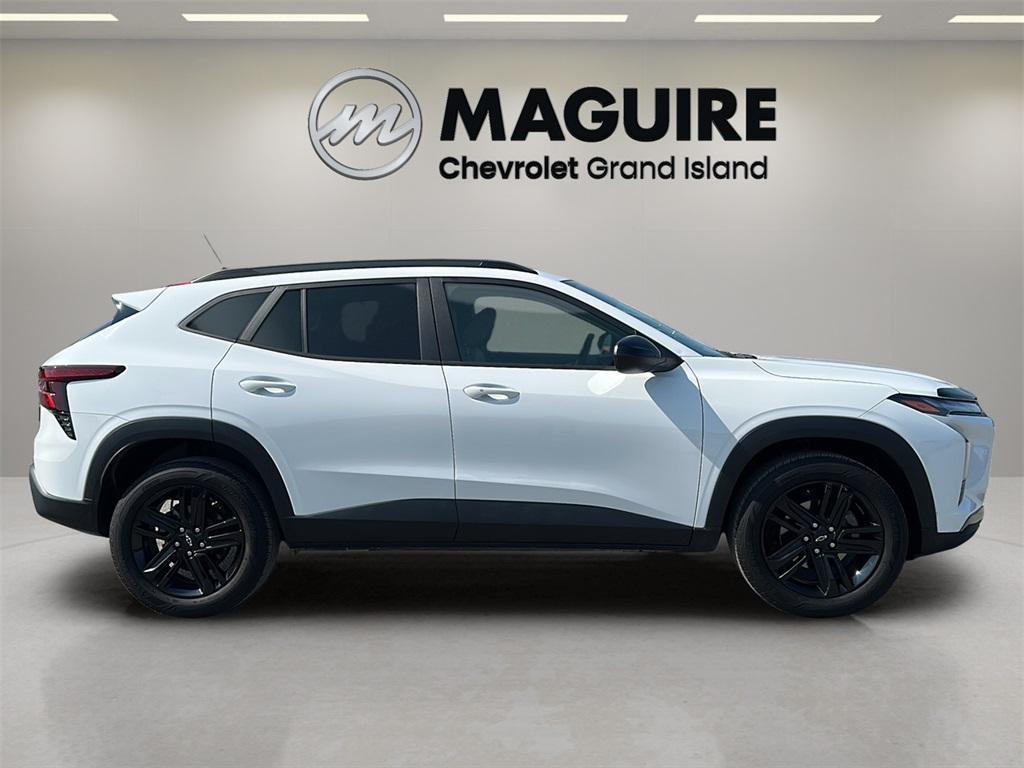used 2024 Chevrolet Trax car, priced at $22,999