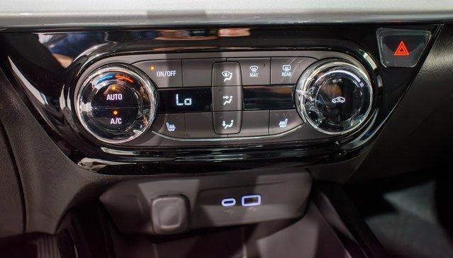 new 2025 Chevrolet Trax car, priced at $24,950