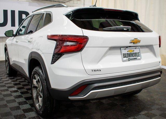 new 2025 Chevrolet Trax car, priced at $24,950