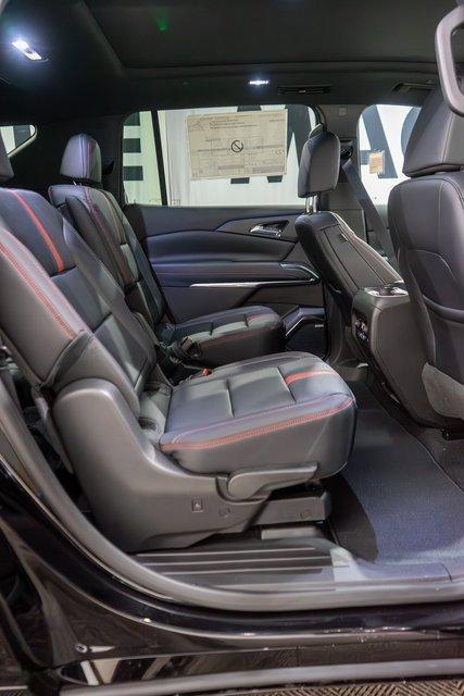 new 2025 Chevrolet Traverse car, priced at $55,897