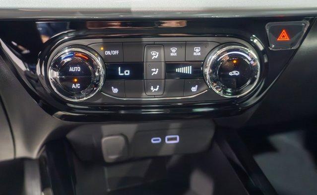 new 2025 Chevrolet Trax car, priced at $24,950