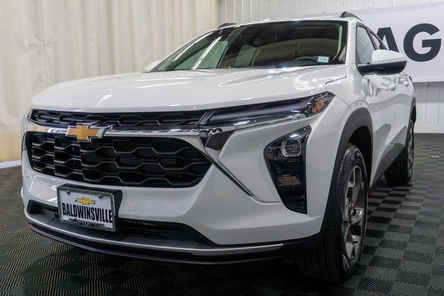new 2025 Chevrolet Trax car, priced at $24,950