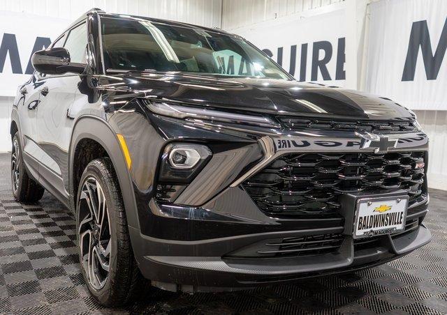 new 2025 Chevrolet TrailBlazer car, priced at $32,180