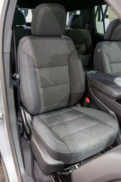 new 2025 Chevrolet Traverse car, priced at $44,945