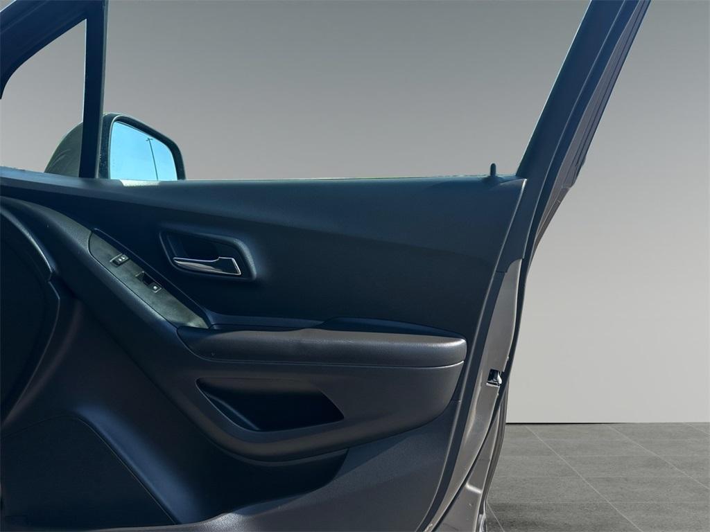 used 2022 Chevrolet Trax car, priced at $18,499