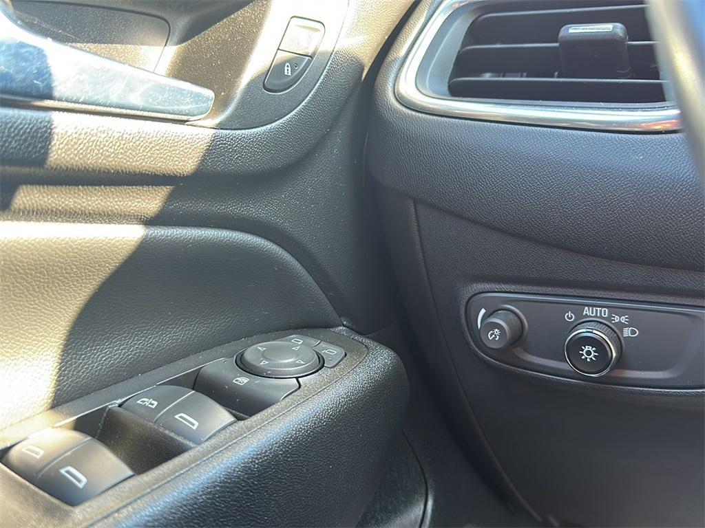 used 2022 Chevrolet Equinox car, priced at $20,499
