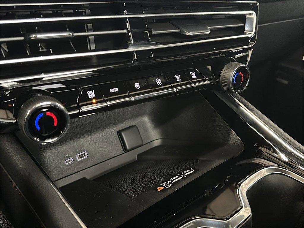 new 2026 Chevrolet Traverse car, priced at $55,999