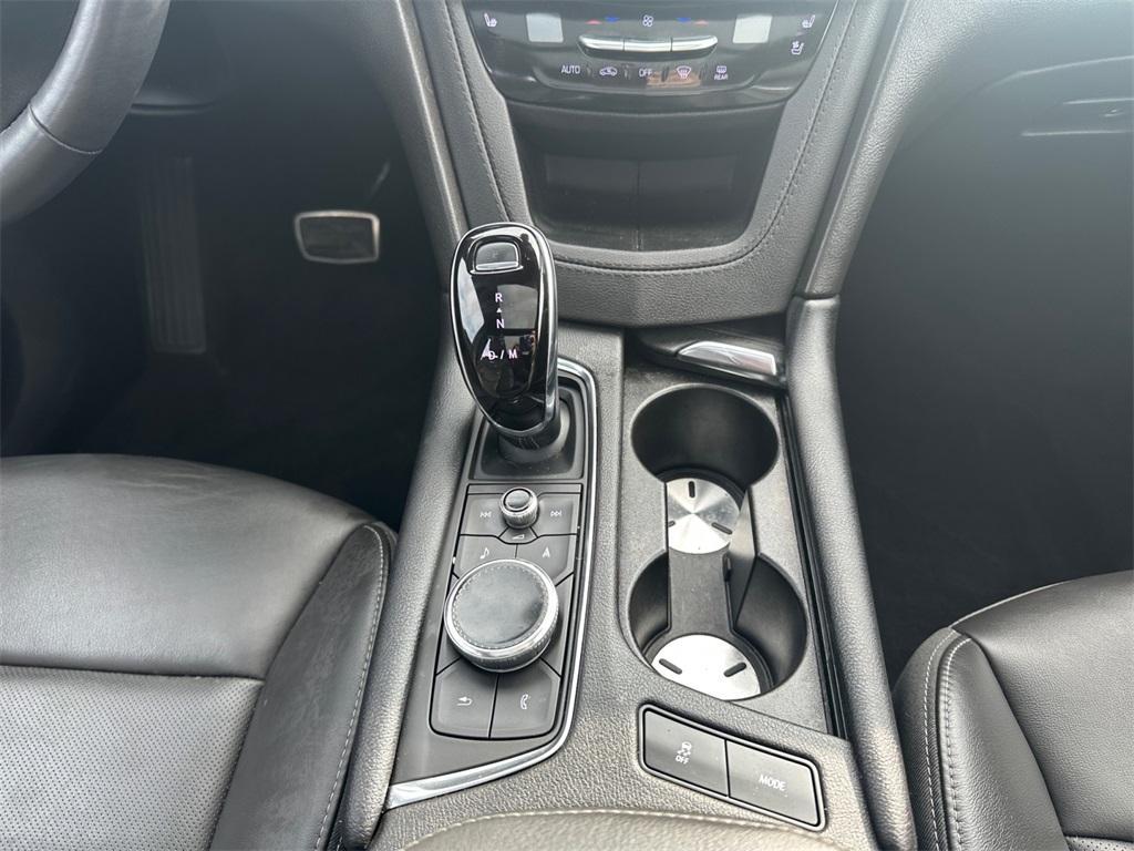 used 2023 Cadillac XT6 car, priced at $45,799