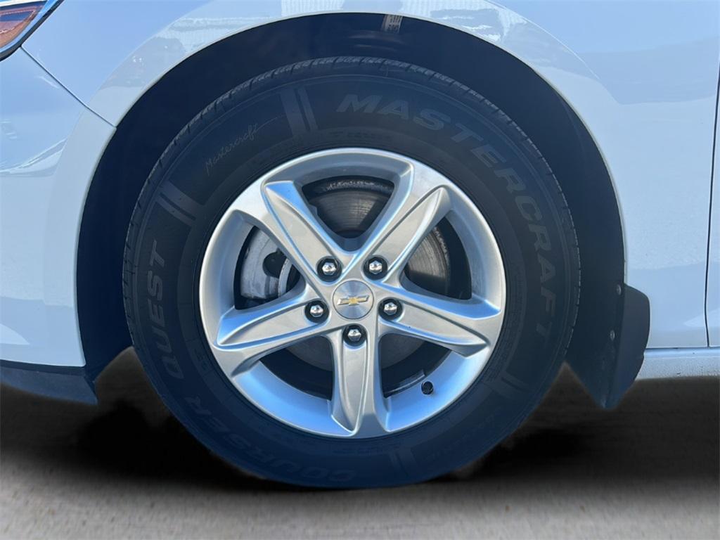 used 2022 Chevrolet Malibu car, priced at $17,999