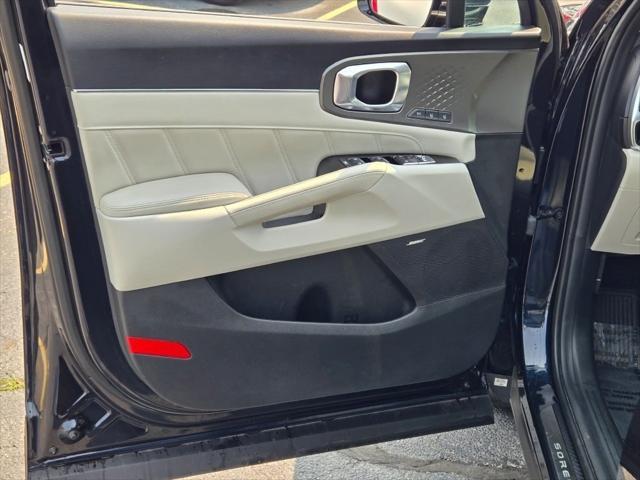 used 2024 Kia Sorento Hybrid car, priced at $36,990