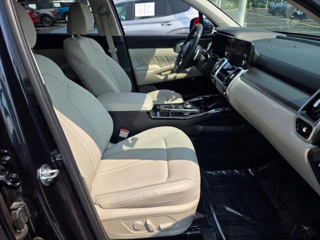 used 2024 Kia Sorento Hybrid car, priced at $36,990