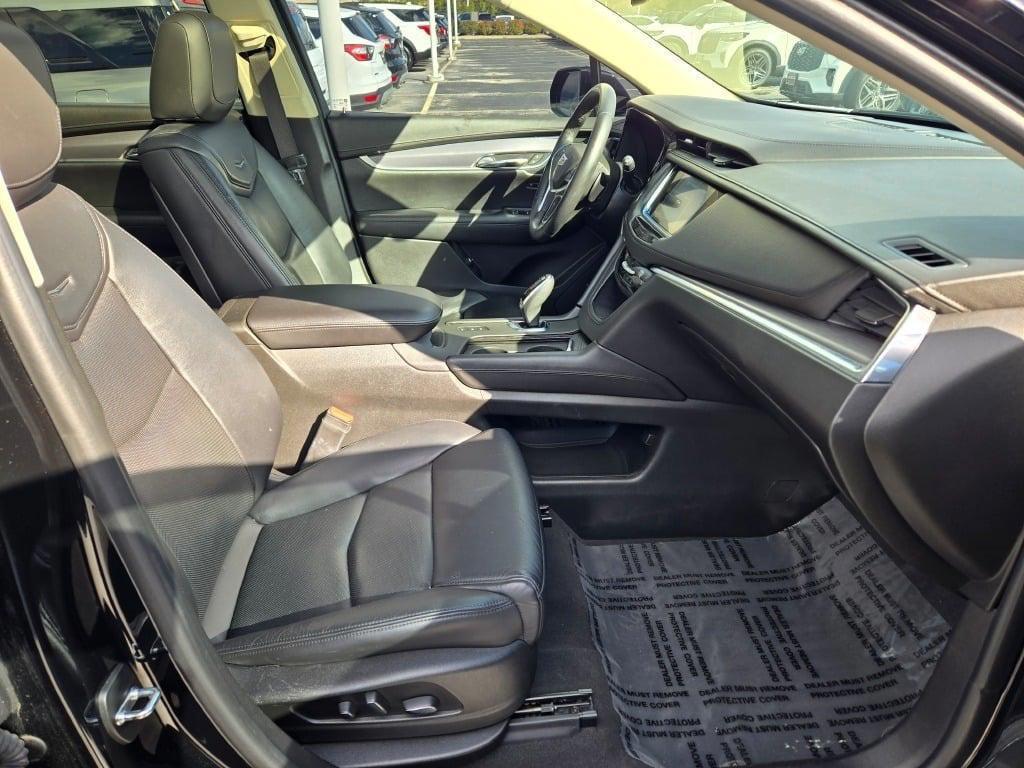 used 2017 Cadillac XT5 car, priced at $18,090