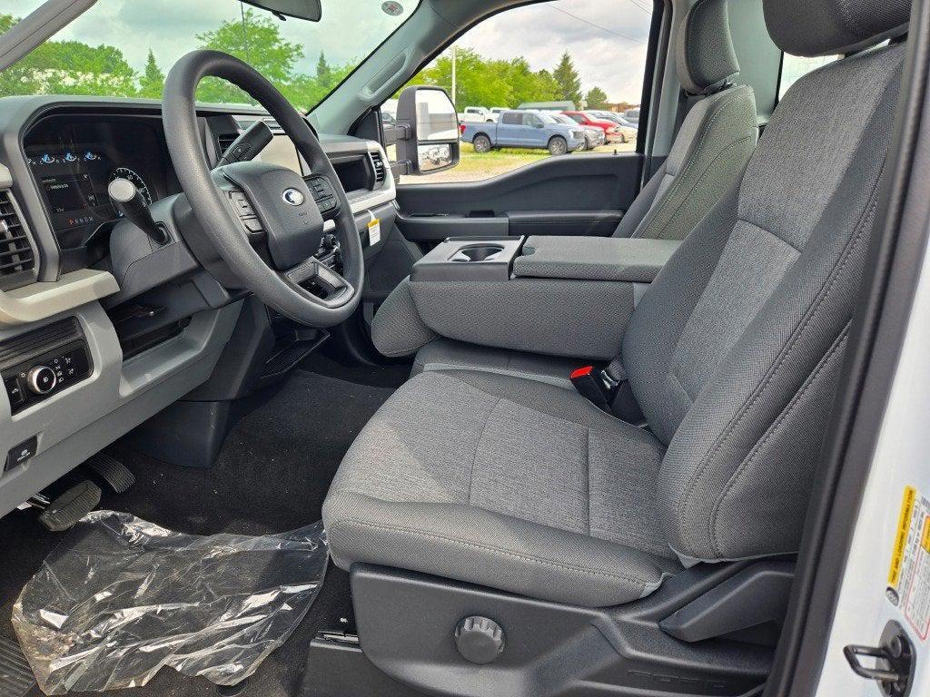 new 2025 Ford F-350 car, priced at $52,128