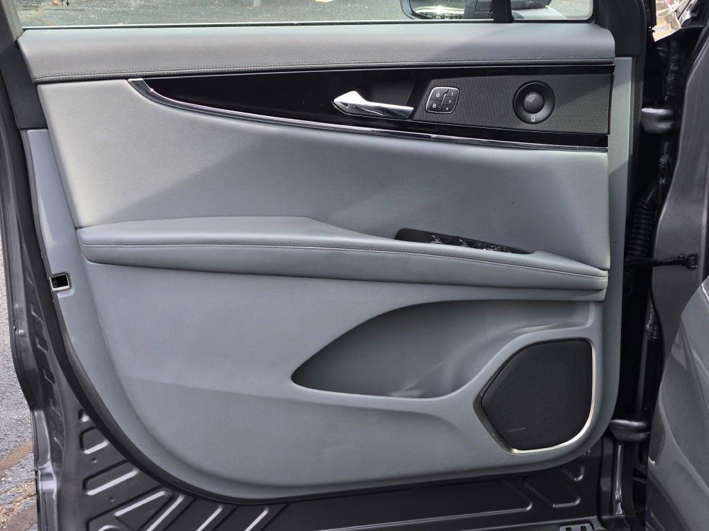 used 2021 Lincoln Nautilus car, priced at $36,490