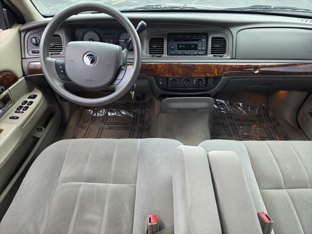 used 2007 Mercury Grand Marquis car, priced at $9,990
