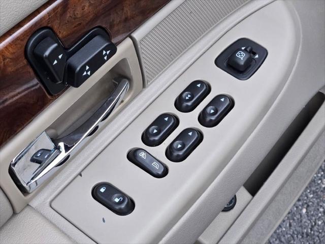 used 2007 Mercury Grand Marquis car, priced at $9,990