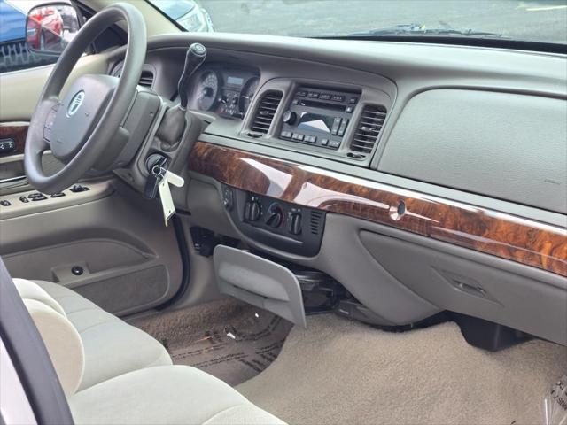 used 2007 Mercury Grand Marquis car, priced at $9,990
