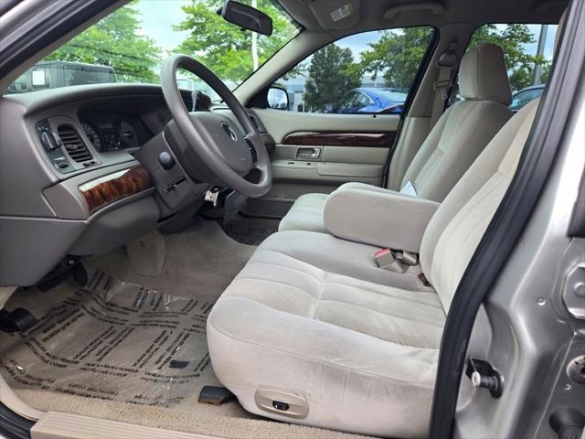 used 2007 Mercury Grand Marquis car, priced at $9,990