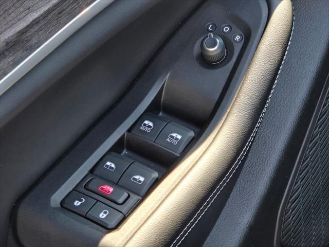 used 2024 Jeep Grand Cherokee car, priced at $41,990