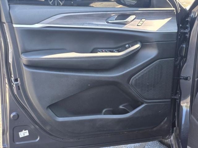 used 2024 Jeep Grand Cherokee car, priced at $41,990