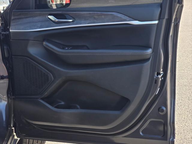 used 2024 Jeep Grand Cherokee car, priced at $41,990