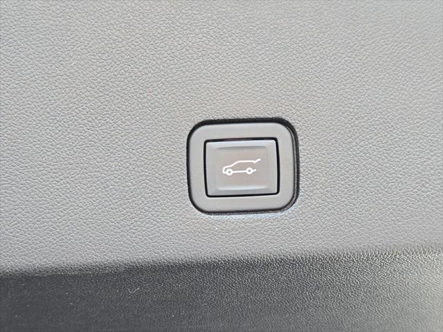 used 2023 Cadillac XT6 car, priced at $43,590