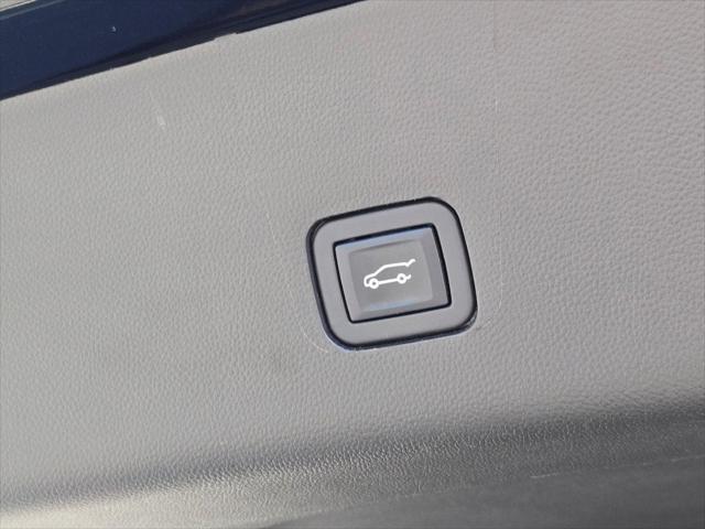 used 2023 Chevrolet Traverse car, priced at $35,990