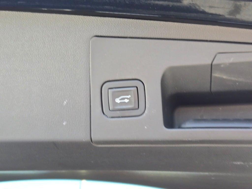 used 2017 Cadillac XT5 car, priced at $19,390