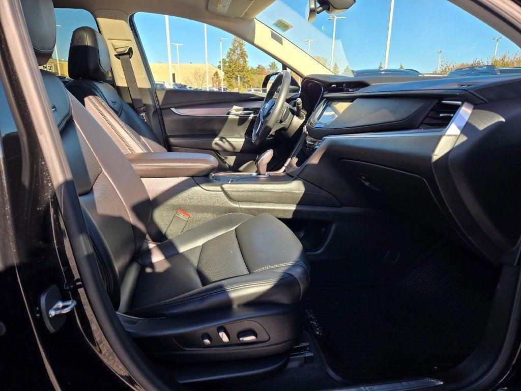 used 2017 Cadillac XT5 car, priced at $19,390